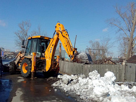 Паводок на контроле: в Центральном районе Барнаула готовят коммуникации к пропуску талых вод