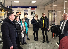 Депутаты Молодежного парламента Барнаула встретились с работающей молодежью станкостроительного завода