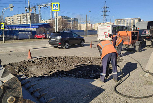 В Барнауле завершили ямочный ремонт на улице Максима Горького