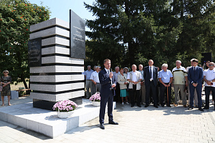 Памятный знак в честь строителей Алтайского края открыли в Барнауле