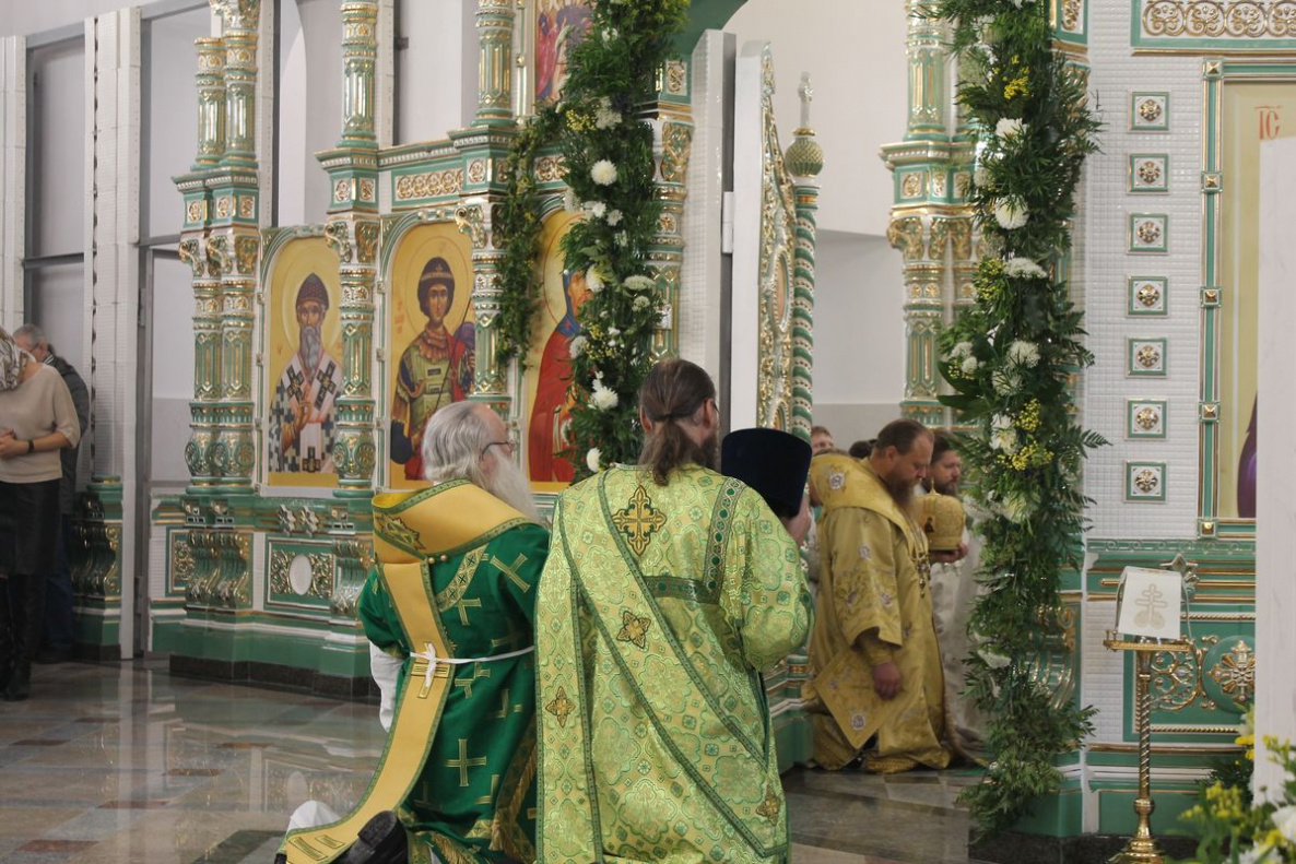 В Барнауле состоялось великое освящение двупрестольного Александро-Невского  собора БАРНАУЛ :: Официальный сайт города