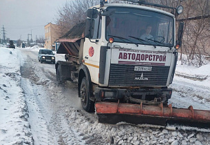 Городские службы продолжают устранять последствия непогоды в Барнауле