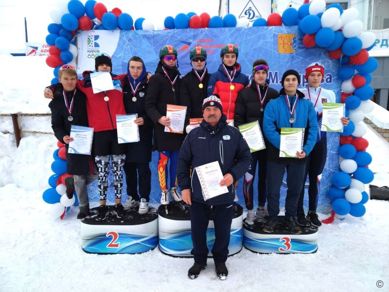 Барнаульские конькобежцы завоевали медали на соревнованиях в Кирове