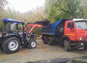 В первый «чистый четверг» в Барнауле убрали 12 несанкционированных свалок и высадили деревья