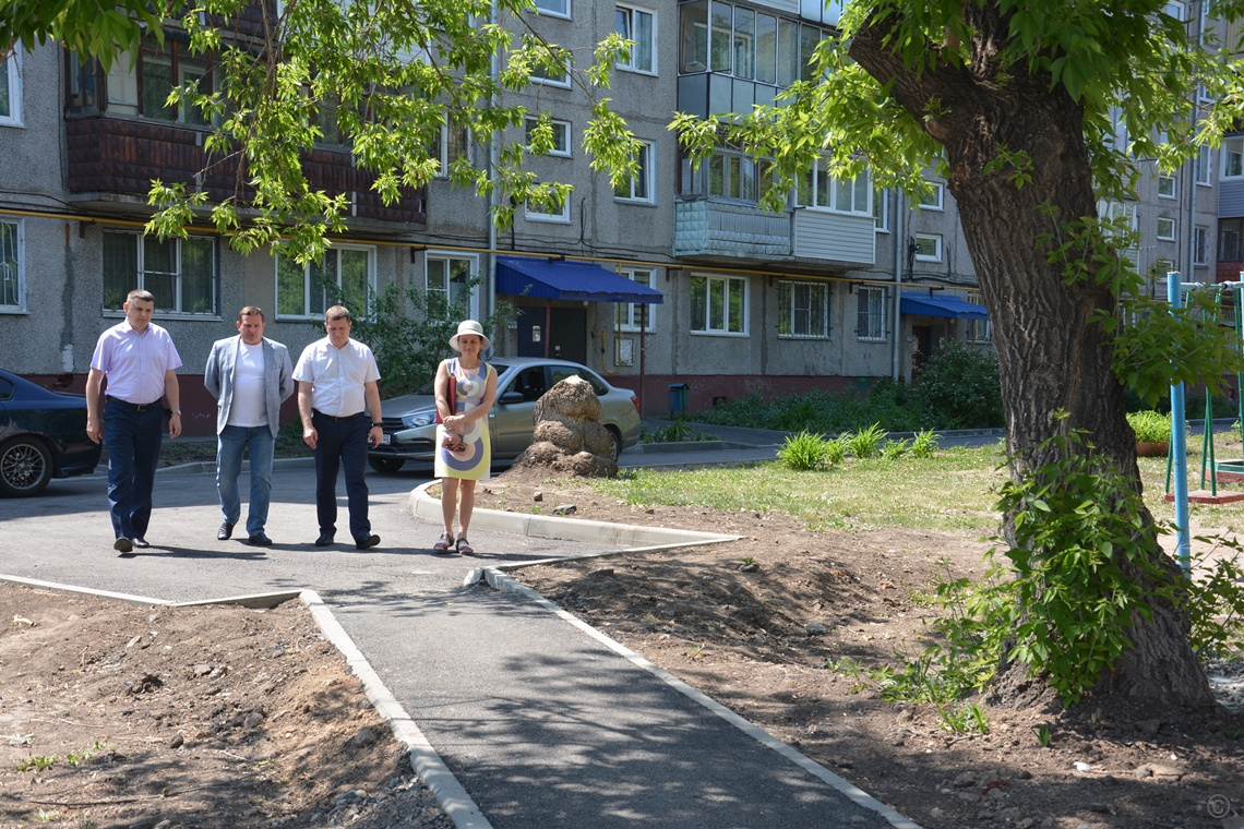 В Ленинском районе Барнаула продолжаются работы в рамках нацпроекта «Жилье  и городская среда» БАРНАУЛ :: Официальный сайт города