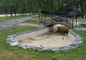 К юбилею Василия Шукшина в Барнауле отремонтировали фонтан на улице, названной в его честь