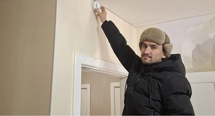 В Индустриальном районе Барнаула установили пожарные извещатели в муниципальном жилье