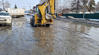 Подрядная организация устранила скопление воды с проезжей части на улице Мамонтова (обновлено)