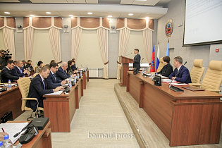 В Барнауле прошло декабрьское заседание городской Думы VIII созыва