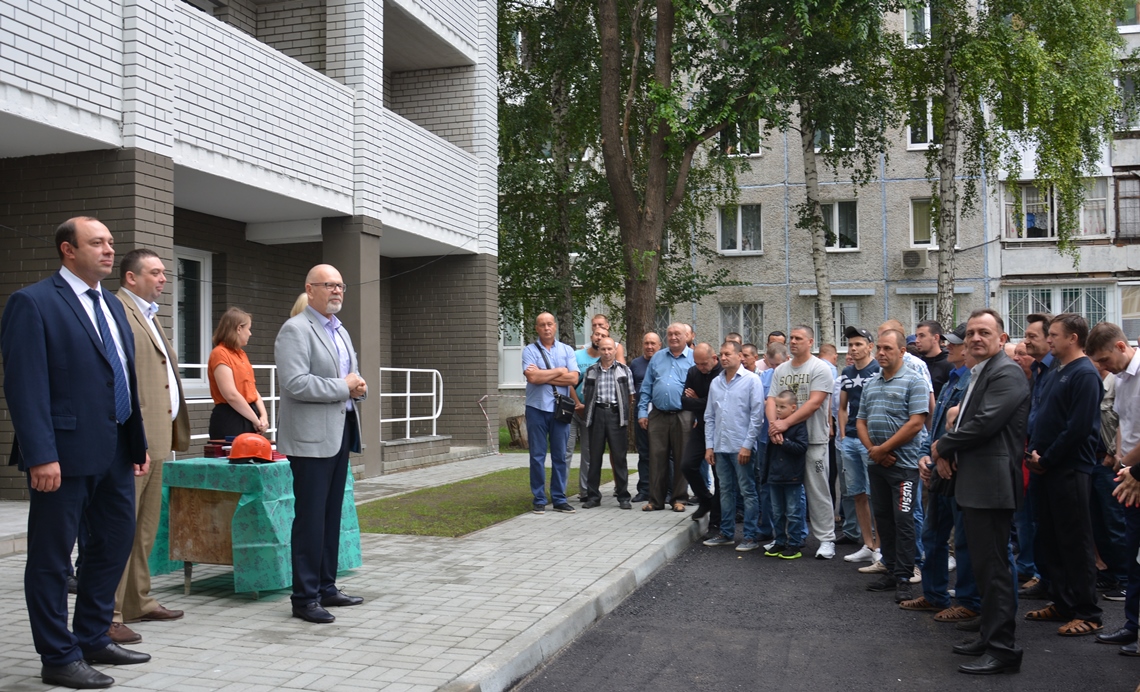 В Барнауле прошли торжественные мероприятия ко Дню строителя БАРНАУЛ ::  Официальный сайт города