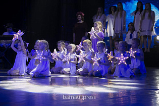 В рамках декады инвалидов в Барнауле прошел театрализованный концерт