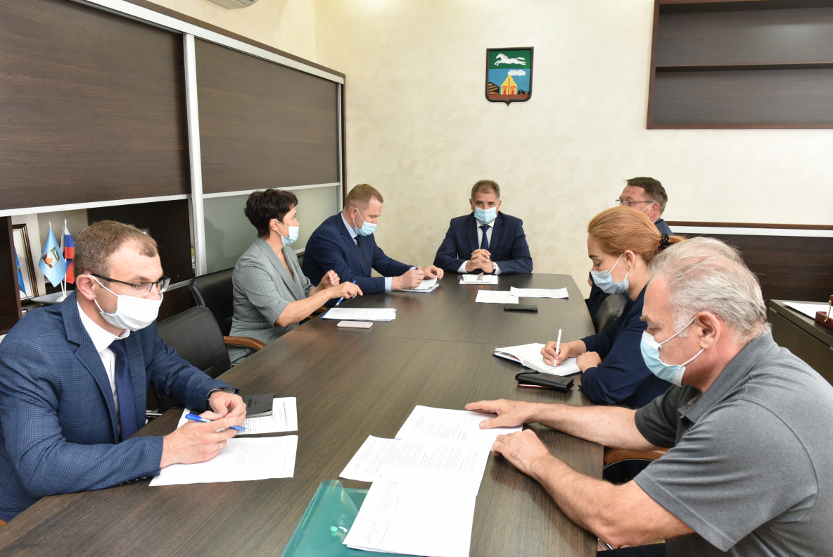В администрации города Барнаула обсудили транспортное обслуживание жителей п. Затон 