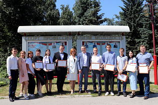 В Железнодорожном районе Барнаула состоялось торжественное открытие Доски почета «Спорт. Профессионализм. Молодость»