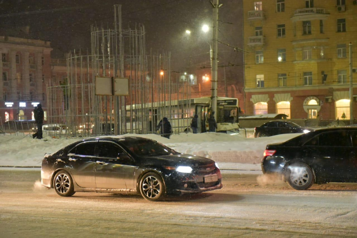 Авария с участием пассажирского автобуса на контроле у главы Барнаула  Сергея Дугина БАРНАУЛ :: Официальный сайт города