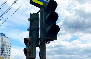 На пересечении Павловского тракта и улицы Попова на день отключат светофор 