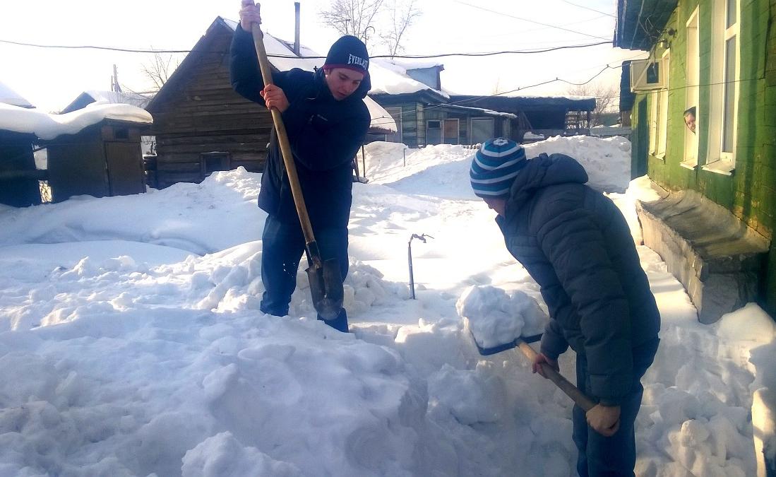 «Снежный штурм-2020»: барнаульские студенты и школьники помогут пенсионерам в расчистке участков от снега
