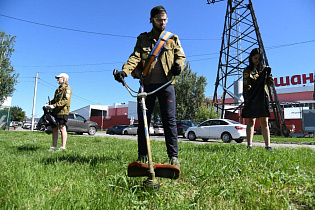 В Барнауле начался трудовой сезон городского экологического отряда «Рысь»