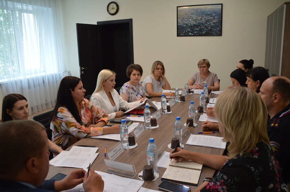 В администрации Октябрьского района провели заседание Совета по противодействию коррупции 