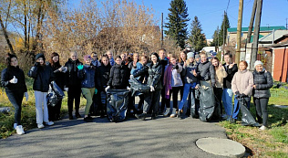 На берегу реки Пивоварки провели акцию по уборке мусора