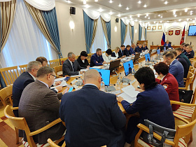 Губернатор Алтайского края Виктор Томенко провел заседание краевой антинаркотической комиссии