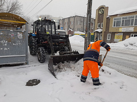 МБУ «Автодорстрой» очищает дороги и тротуары от снега 
