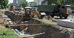 На проспекте Комсомольском реконструируют участки магистральных тепловых сетей