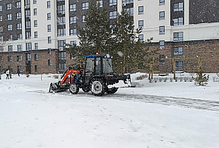 В районах города на особом контроле очистка придомовых территорий и межквартальных проездов 