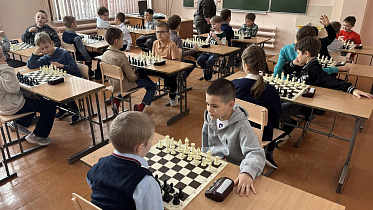 В Индустриальном районе состоялся «Шоколадный турнир» по шахматам