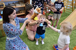 В Барнауле проводят развивающие занятия для детей из многодетных и малообеспеченных семей