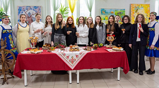 В Алтайской академии гостеприимства состоялся XIII краевой Фестиваль ремесел и услуг «Ремесленная слобода»