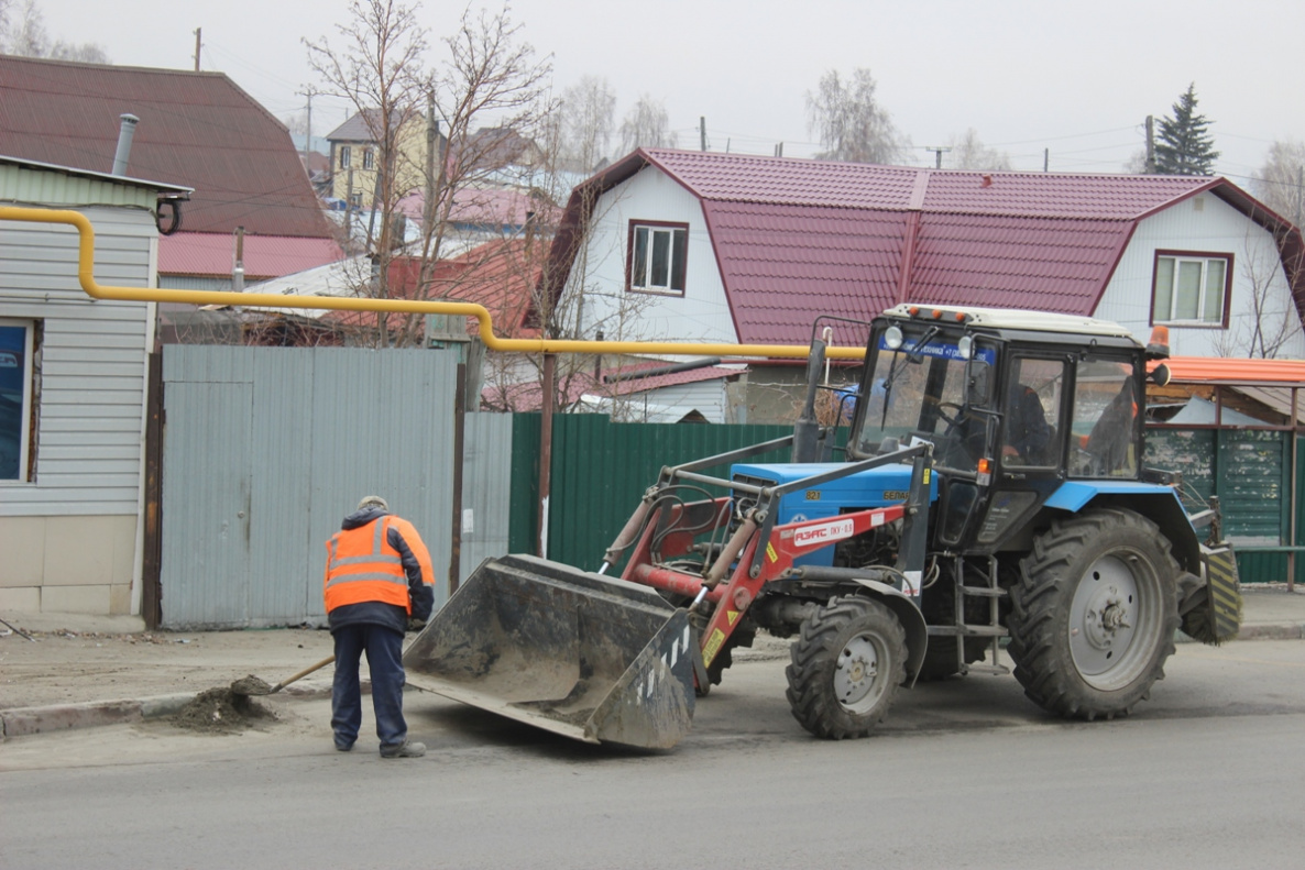 В Барнауле продолжают мыть остановки и убирать улицы после зимы БАРНАУЛ ::  Официальный сайт города