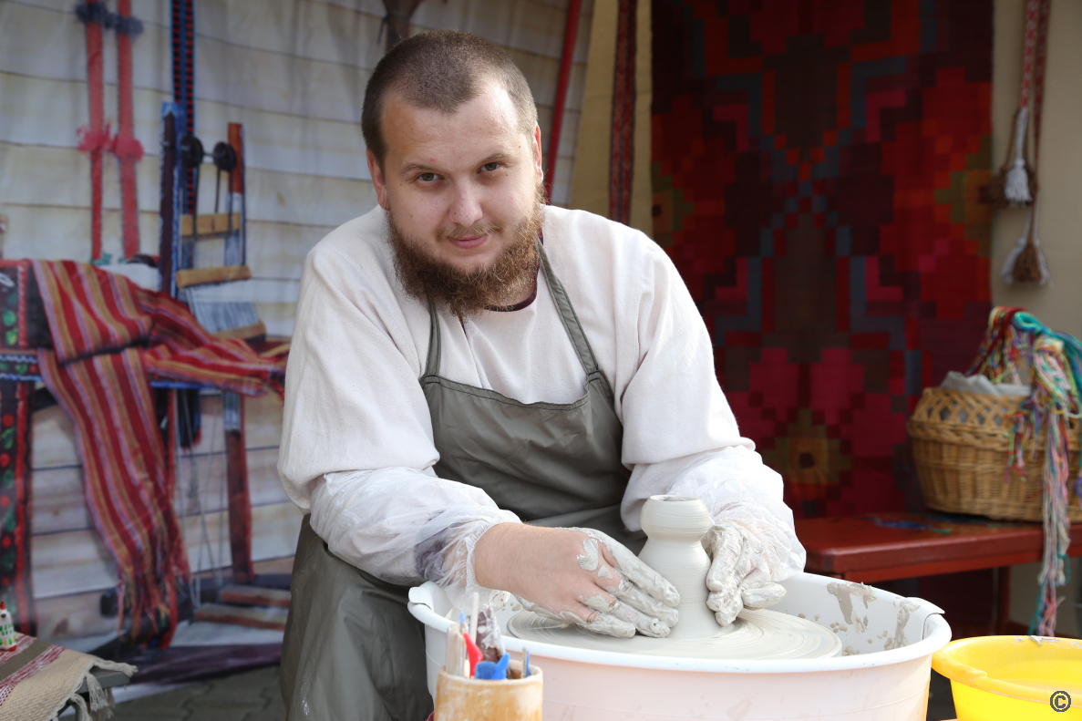 В День города на «Нулевом километре» проходит традиционный фестиваль  национальных культур БАРНАУЛ :: Официальный сайт города