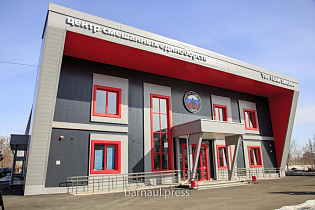 Самый крупный в Сибири спортивный комплекс для смешанных единоборств работает в Барнауле