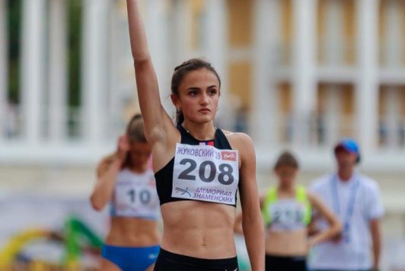Барнаульская бегунья Полина Миллер выиграла Всероссийские соревнования на дистанции 400 метров