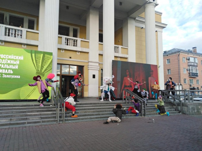 Молодёжный театр Алтая приглашает посетить постановки в рамках театрального фестиваля им. B.C. Золотухина