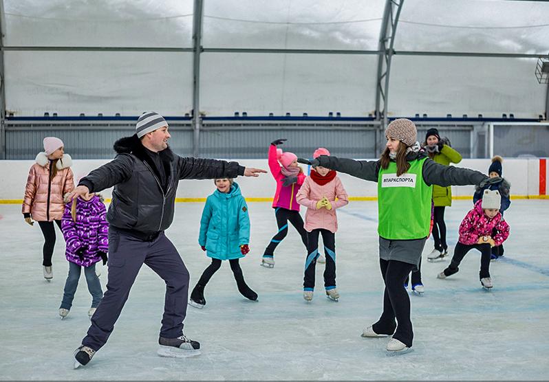 Барнаульцев научат кататься на коньках