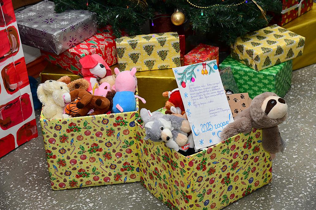Сладкие новогодние подарки для детей в Москве купить недорого оптом и в розницу