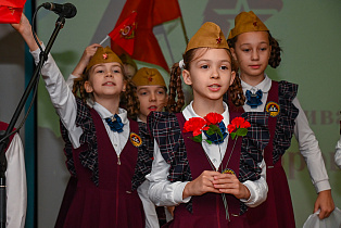 В Барнауле прошёл первый городской фестиваль среди школьников «Битва хоров» 