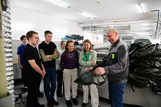 Производственный вектор: предприятия Барнаула проводят для школьников профориентационные экскурсии