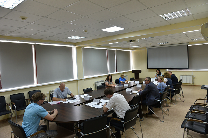 Заседание группы по регулированию выплаты заработной платы прошло в администрации Барнаула