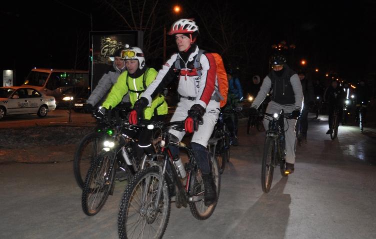 Во время акции «Час Земли» по центру Барнаула проедут «велосветлячки»