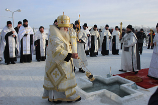 Более 10 тысяч человек приняли участие в крещенских купаниях  в Барнауле