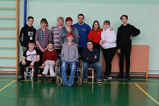 В Барнауле в рамках проекта «Зимний дворовый инструктор» работает спортплощадка для детей с ограниченными возможностями здоровья