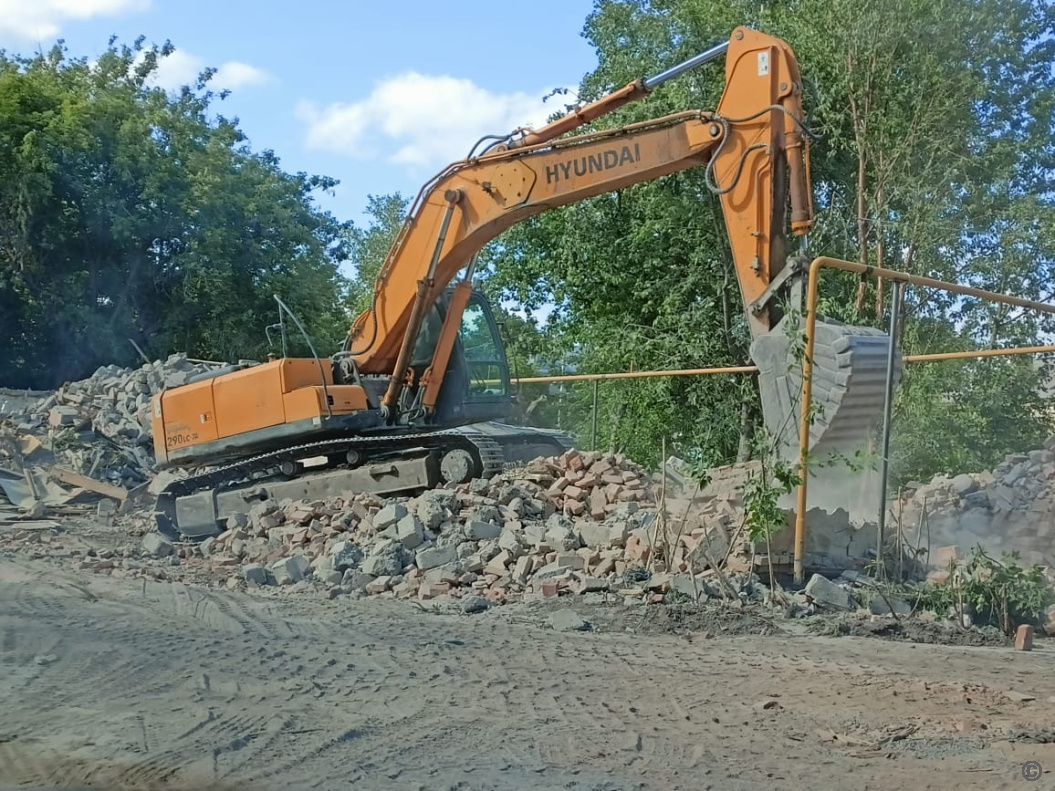 В Барнауле продолжаются работы по сносу аварийных домов БАРНАУЛ ::  Официальный сайт города