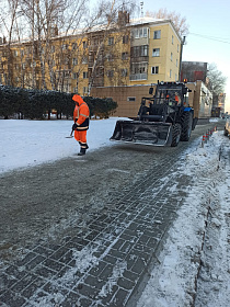 МБУ «Автодорстрой» проводит противогололедную обработку улично-дорожной сети города