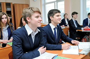 С 11 июля в школах Барнаула стартует прием в 10 классы на 2022/2023 учебный год