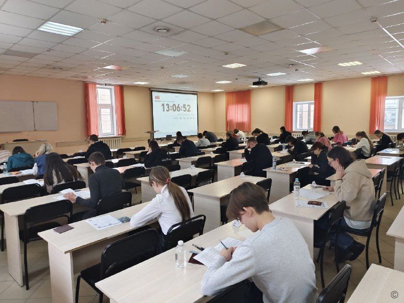 Школьники Барнаула продолжают состязаться в региональном этапе ВсОШ
