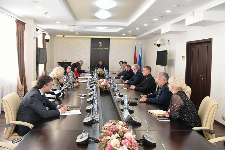 Вячеслав Франк принял участие в заседании комиссии по оказанию помощи семьям участников СВО