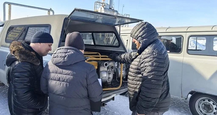 В Октябрьском районе проверили готовность техники к весеннему паводку