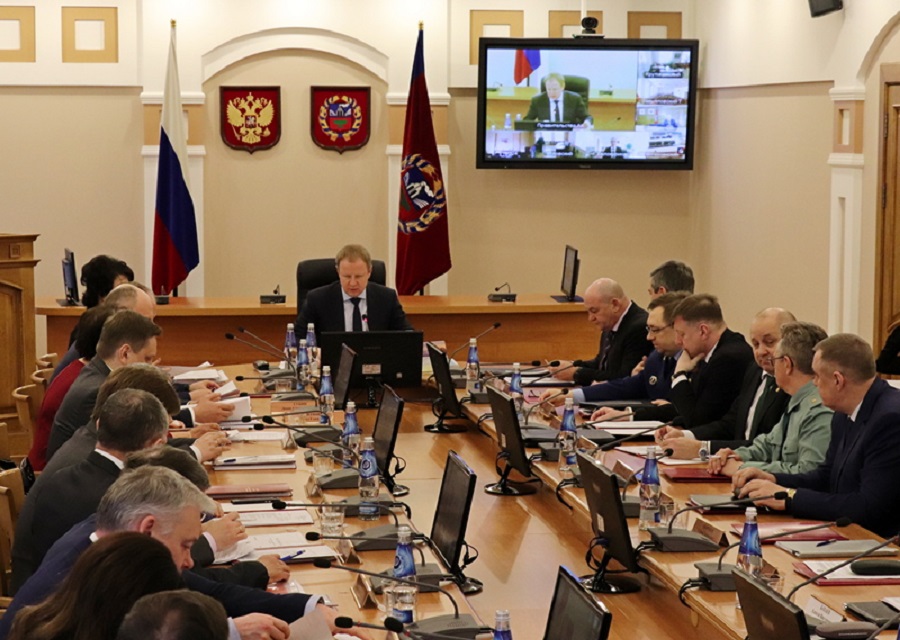 Губернатор Виктор Томенко провел заседание антинаркотической комиссии Алтайского края